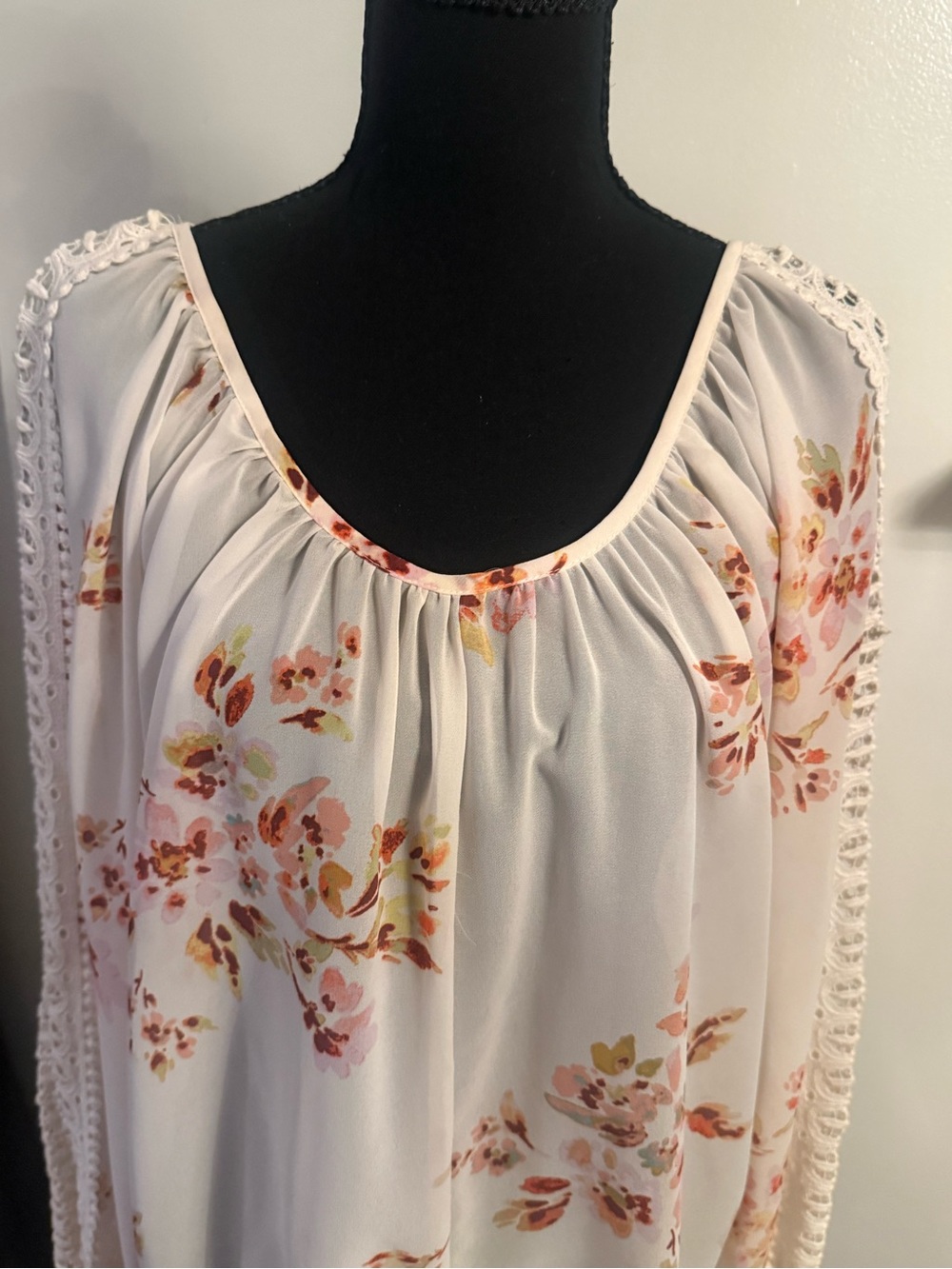 American Rag Cream Floral Tie-Front Boho Blouse - Picture 5 of 10